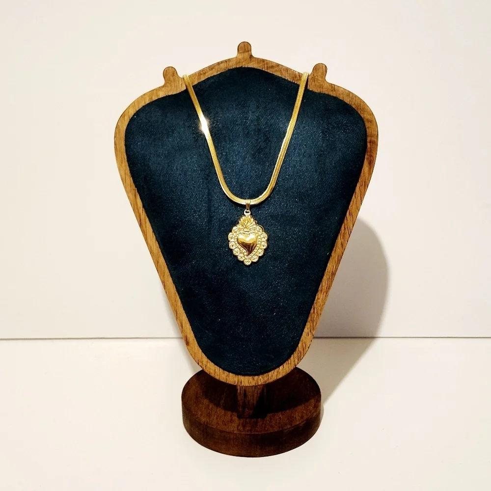 *4 for $30* Gold Toned Stainless Steel Sacred Heart Pendant Necklace - Picture 1 of 4